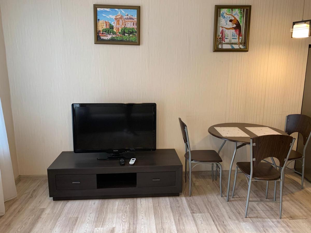 Excellent Apartment In The Center Of Odessa Buitenkant foto